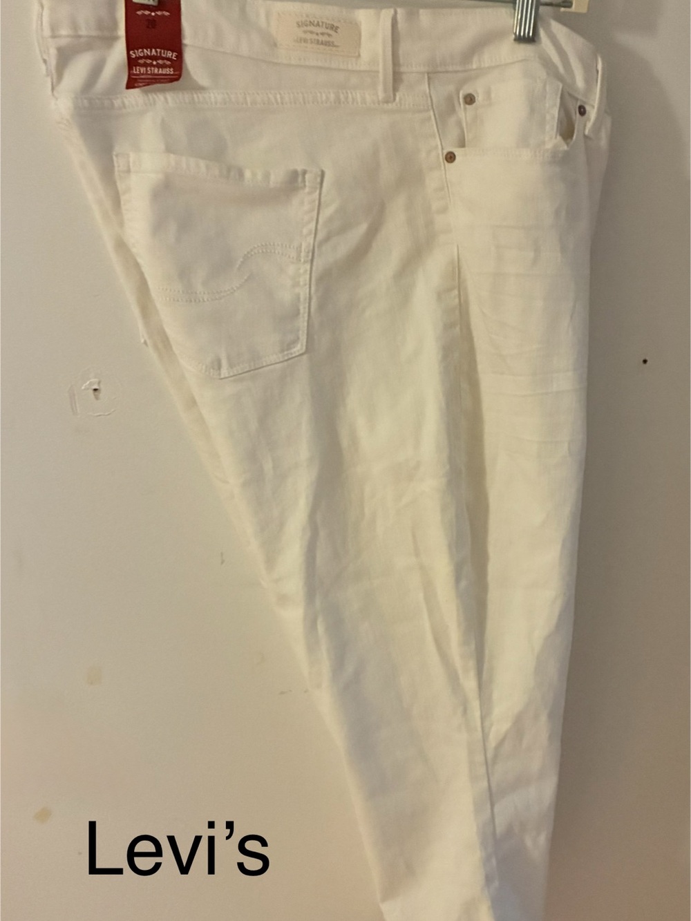 Signature by Levi Strauss White Denim Capris